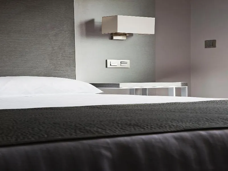 Uve Alcobendas Hotel